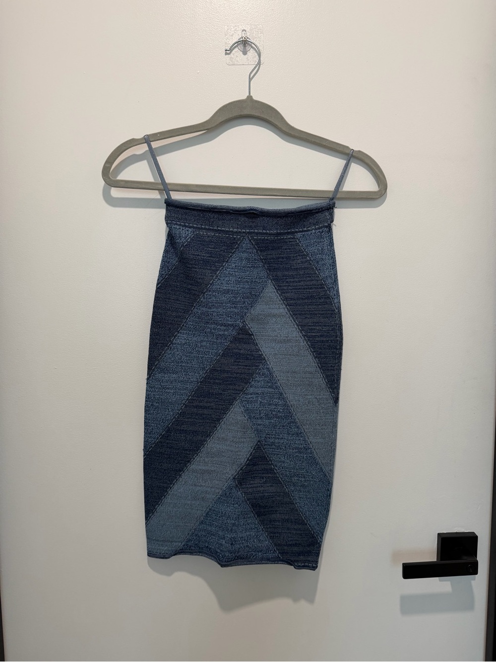 BCBGMaxAzria Blue Chevron Knit Pencil Skirt